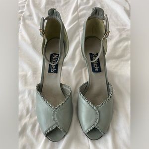 Vintage peep toe strappy heels